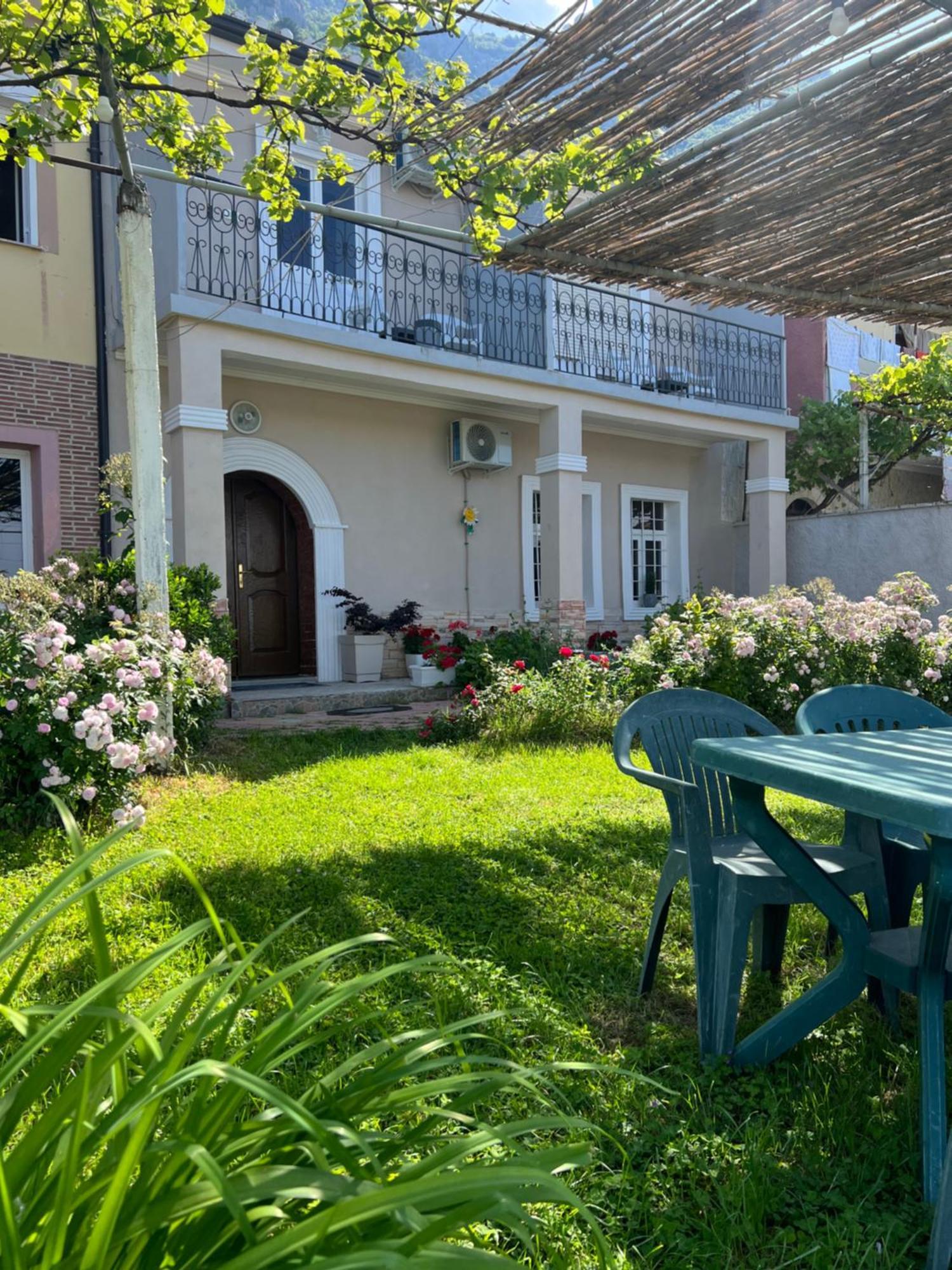 Krujë Garden Villa Guni מראה חיצוני תמונה